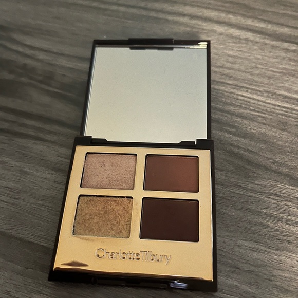 Charlotte Tilbury Vintage Vamp eyeshadow palette - Picture 4 of 5